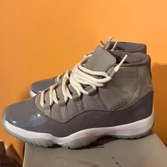 Men’s Nike Air Jordan cool Greys retro 11 size 8.5